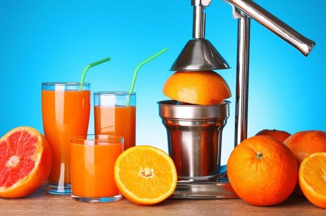 The Many Benefits of Juicing with a Manual Juicer cover picture