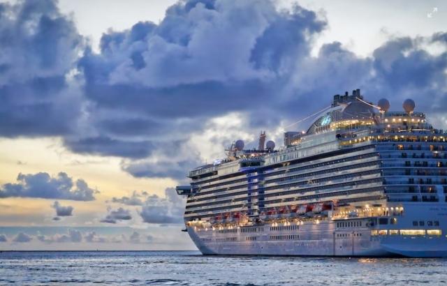 Australia Afloat: Your Ultimate Guide to Experiencing Australia by Sea cover picture
