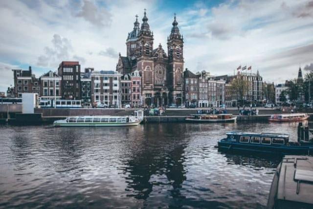 Tourism in the Netherlands and the most important sites cover picture