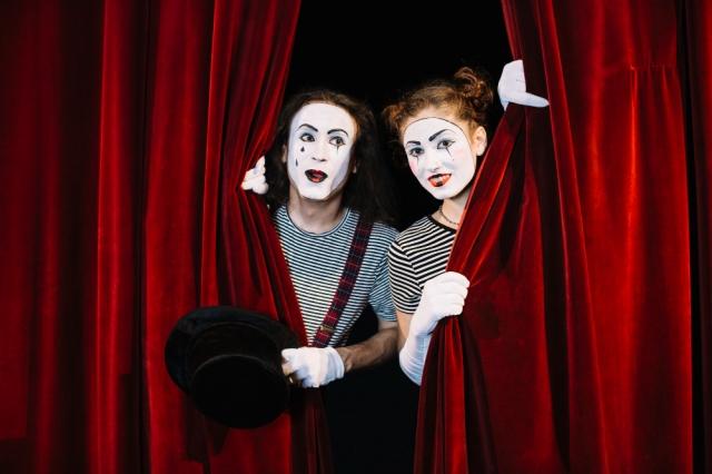 How To Assess The Quality Of Theatrical Makeup For Makeup Artists cover picture