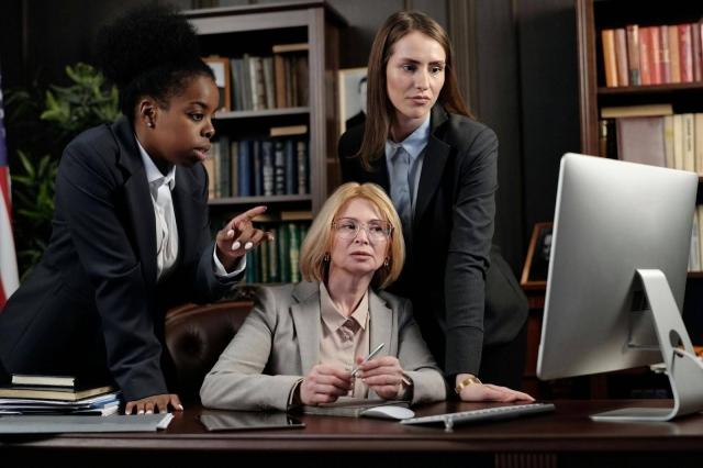 What Strategies Do Top International Law Firms Use to Handle Global Legal Matters? cover picture