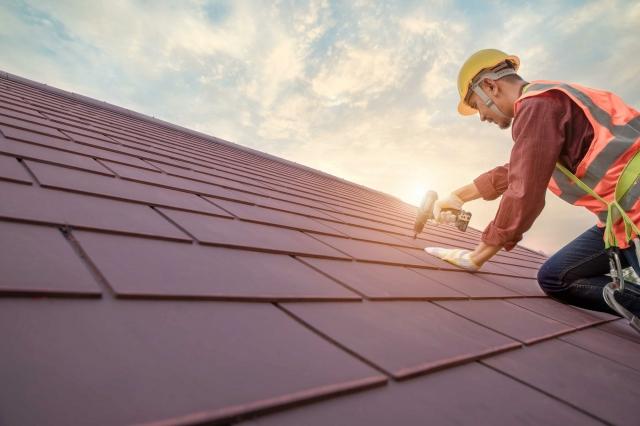 Do Roofers Need to Be Licensed in Missouri? A Homeowner's Guide cover picture