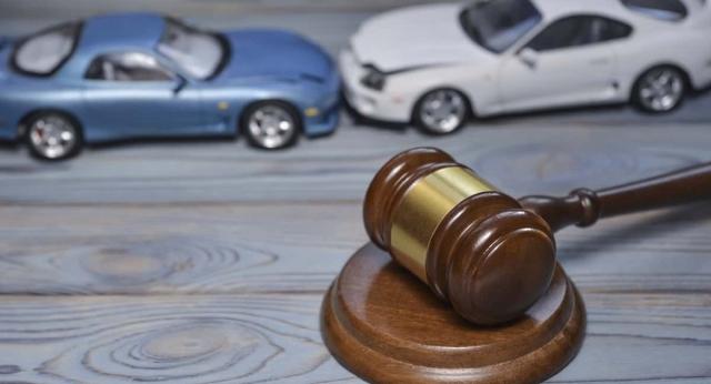 Best Ways To Hire A Car Accident Lawyer cover picture