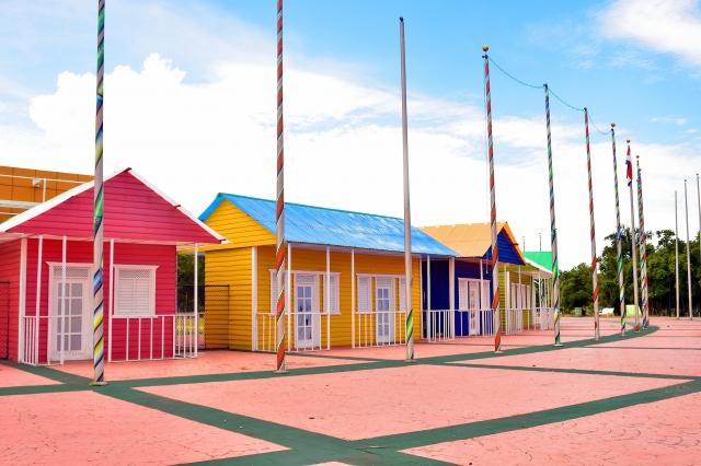 Tips to Choose the Ideal Roof Color for Your House cover picture