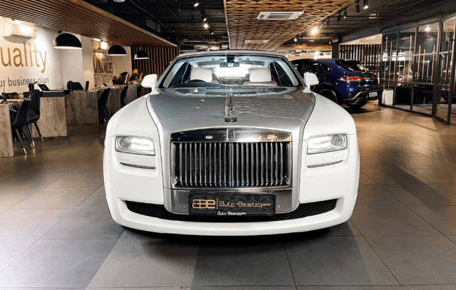 Why 2025 Is the Perfect Year to Buy the Best Used Luxury Car in India cover picture
