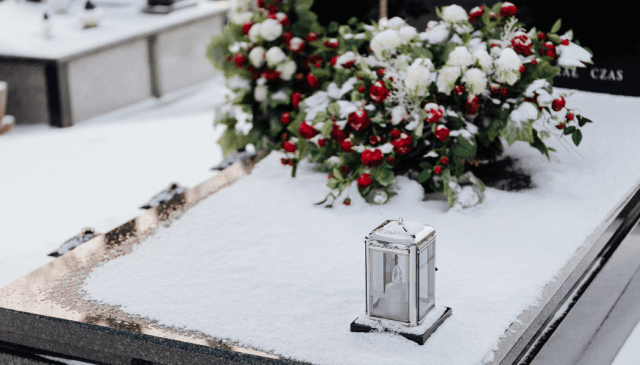 5 Tips for Planning a Funeral During the Holiday Season cover picture
