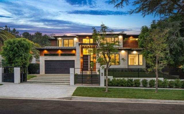The Ultimate Guide to VIP Travel in Sherman Oaks cover picture