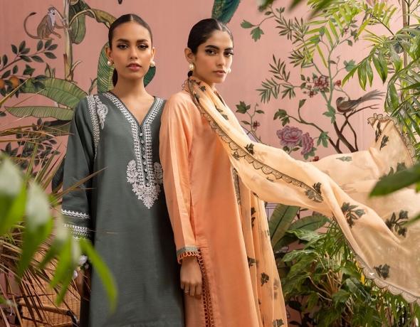 Traditional Ready-to-Wear Dresses for Women in the United Arab Emirates cover picture