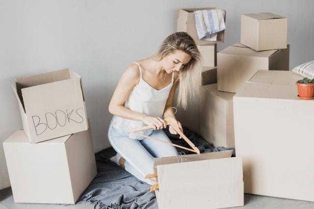 Easy Decluttering Tips for Small Apartments cover picture