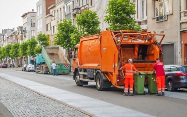 Why Should You Hire the Rubbish Removal Services? cover picture