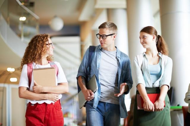 Moving or Staying at Home for College: How To Decide cover picture
