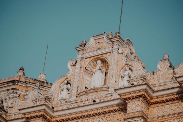 Your Complete Guide to Antigua Citizenship by Investment cover picture