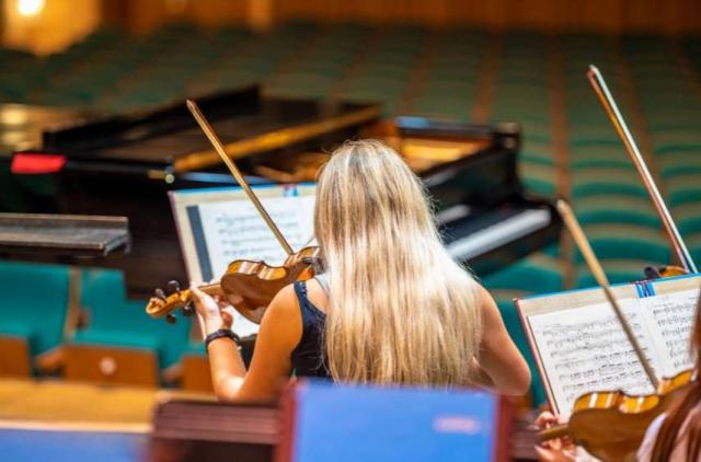 Art & Music in Learning: A Melodic Symphony cover picture