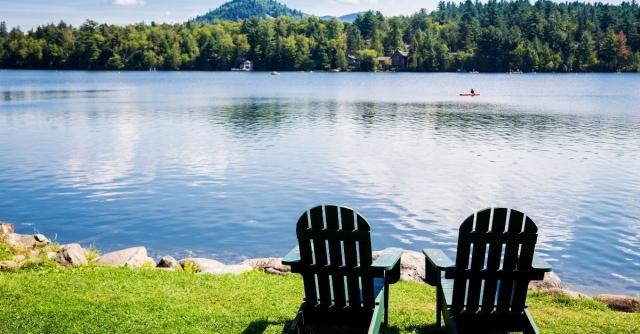 The Ultimate Guide to Relaxing Lake Weekends cover picture