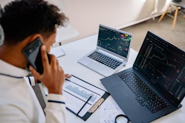 The 6 Top Software Providers For Businesses In 2025 cover picture