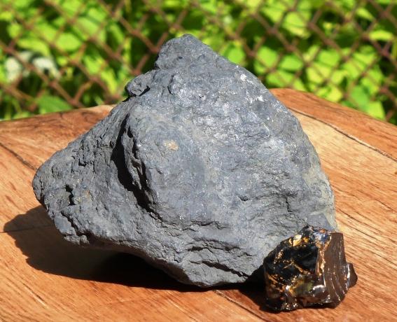 Shungite Effects – Welche Wirkungen werden Schungit zugeschrieben? cover picture