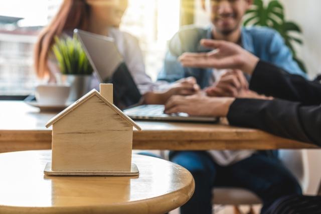 Proven Strategies to Sell Your Home Fast in a Competitive Market cover picture