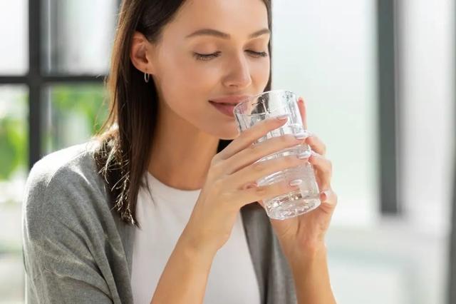 Why Hydration Matters More Than You Think: Benefits for Skin, Digestion & Mouth Health cover picture