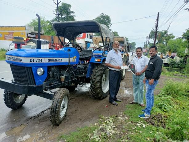 Purana Tractor: Real Value That Never Goes Out of Season cover picture