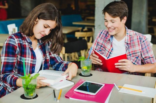 Choosing the Right Master's Program in the UK: 9 Key Considerations! cover picture