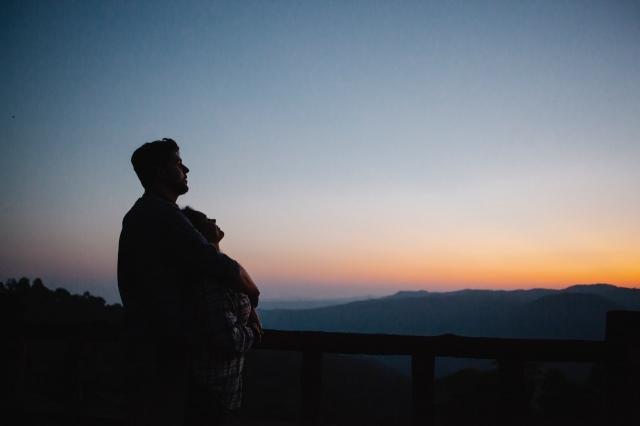 6 Obvious Signs Your Twin Flame Is Missing You And Wants To Reconnect cover picture