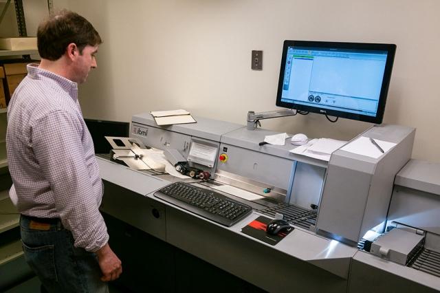 How Are the Color and Grayscale Options Used When Scanning Documents? cover picture