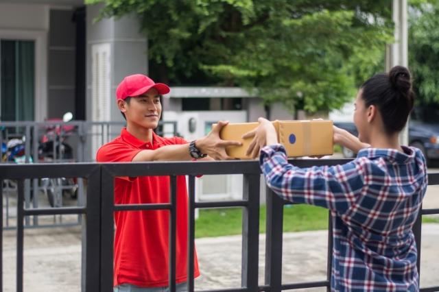 What risks does a courier face? cover picture