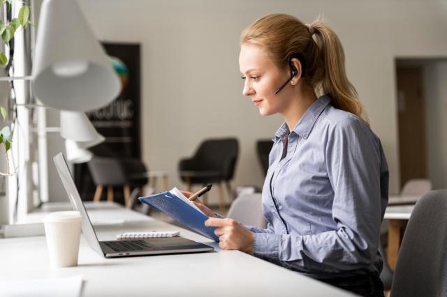 Maximizing Business Efficiency: The Rise of Virtual Assistants in Commercial Enterprises cover picture