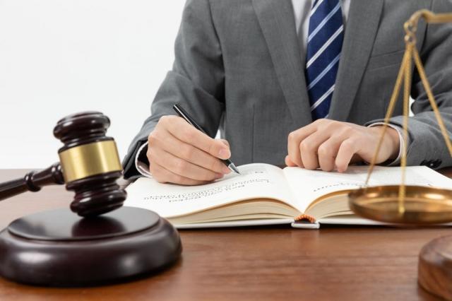 Study in the UK: Graduate Diploma in Law (GDL)! cover picture