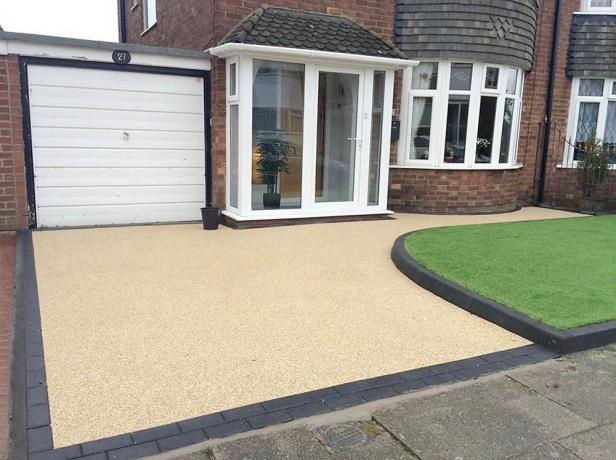 Resin Driveway Scotland: The Ultimate Guide to Transforming Your Property cover picture