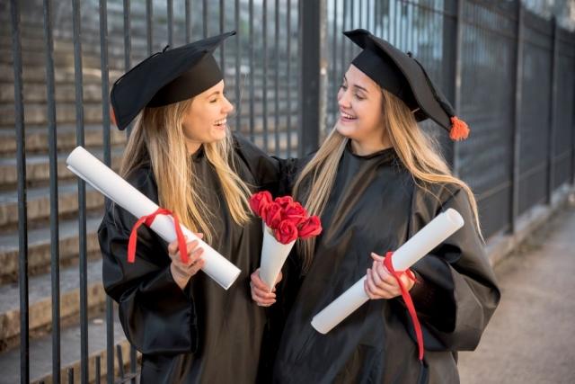 Degrees in the UK with bright job prospects in 2024! cover picture