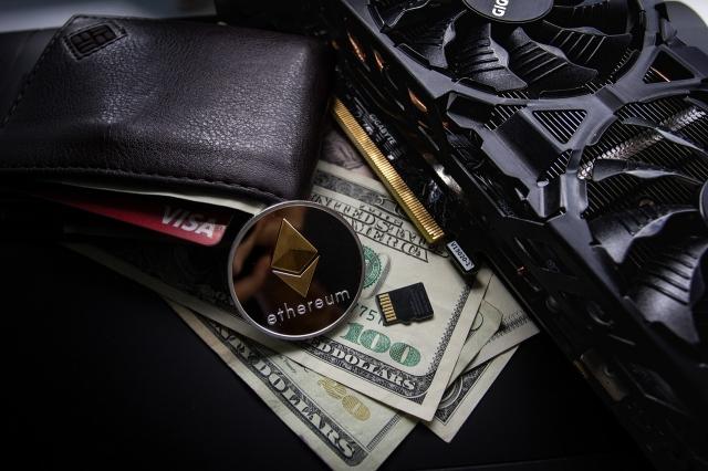 Evolution of Payment Methods: From Credit Cards to Digital Wallets cover picture