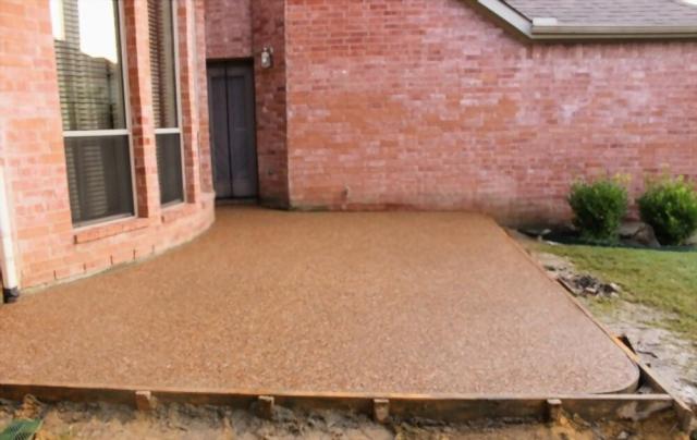 A Comprehensive Manual for Perfecting the Installation of Exposed Aggregate Concrete cover picture