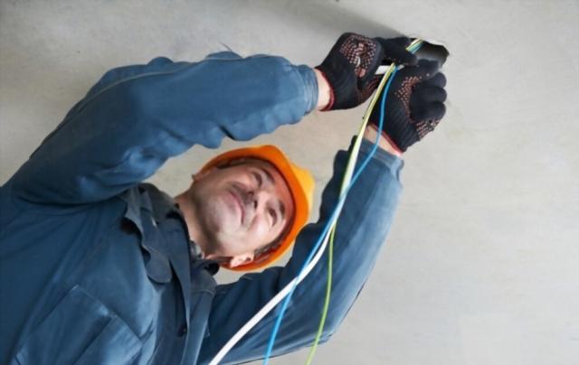 Types of Electricians and their Duties cover picture