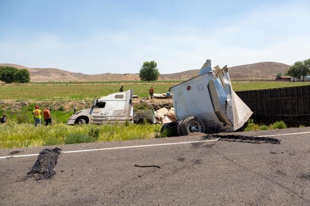 Understanding the Recovery Journey After Experiencing a Truck Accident cover picture