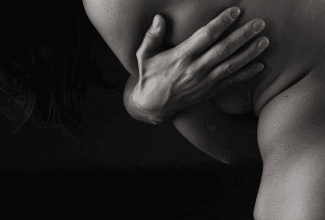 When to Visit a Doctor With Your Back Pain? cover picture