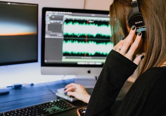 Tips to Increase Brand Reach of Audio Campaigns cover picture