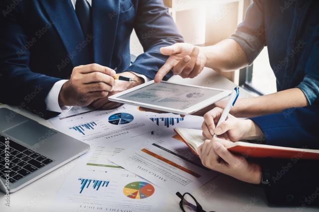 How to Choosing the Right Marketing Agency for Your Business cover picture