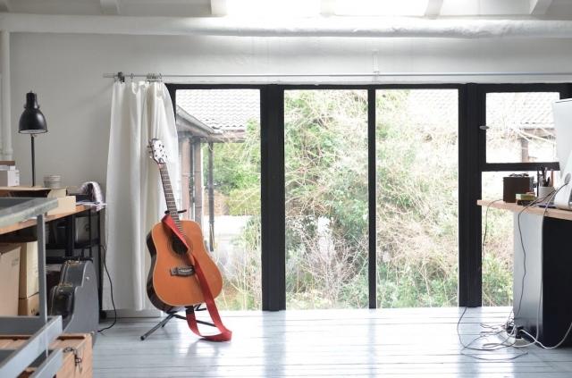 The Homeowner's Manual On How To Adjust Sliding Glass Door Rollers cover picture