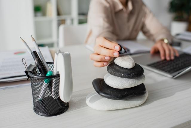 Empowering Your Well-being: Balancing Health and Online Entrepreneurship cover picture