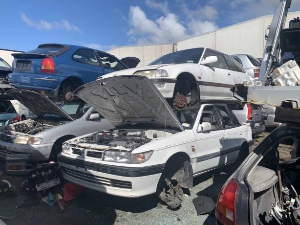 Sell Your Car to a Car Wrecker: cover picture