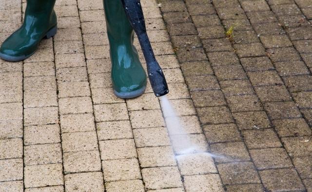 7 Advantages of High-Pressure Water Jetting cover picture