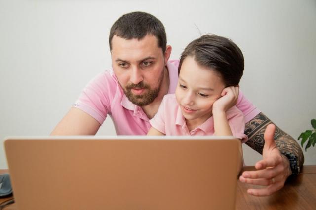 What Happens If You Fall Behind on Child Support Payments cover picture