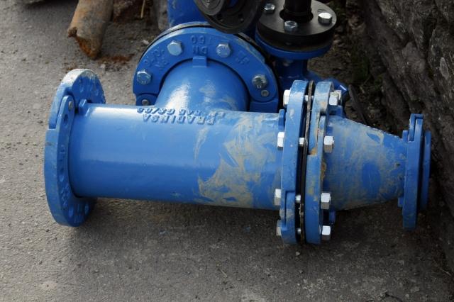 What factors influence the cost of trenchless pipe replacement? cover picture