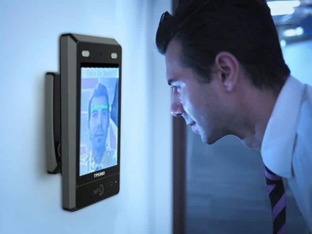 Top 7 Use Cases For Online Face Recognition In 2022 cover picture