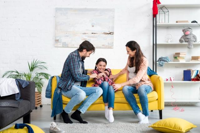 5 ideas how to spend an evening at home with your family sincerely and interestingly cover picture