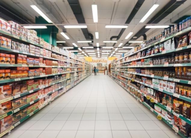 Exploring Popular UK Supermarkets: A Smart Shopper's Guide cover picture
