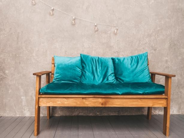 Incorporating Bold Furniture into Your Décor cover picture