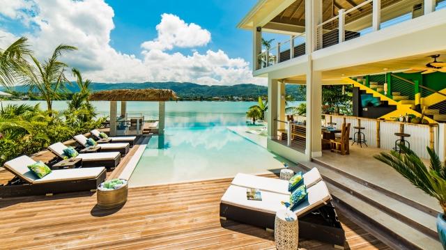 How To Save Money When Booking Travel cover picture