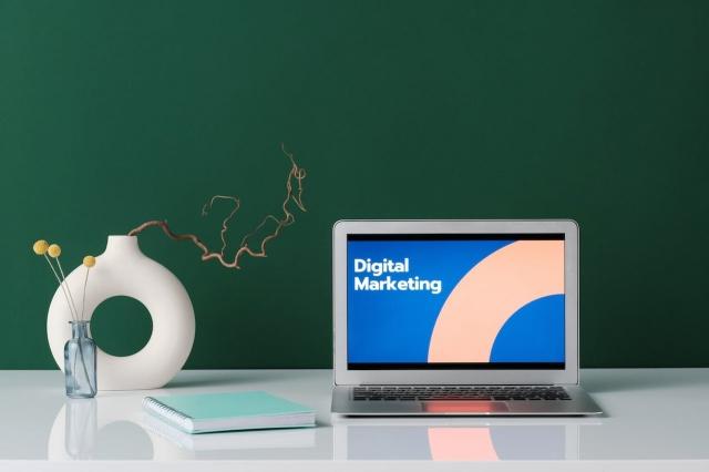 Digital Marketing for Small Businesses: 15 Tips that Will Turn You Into a Marketer cover picture